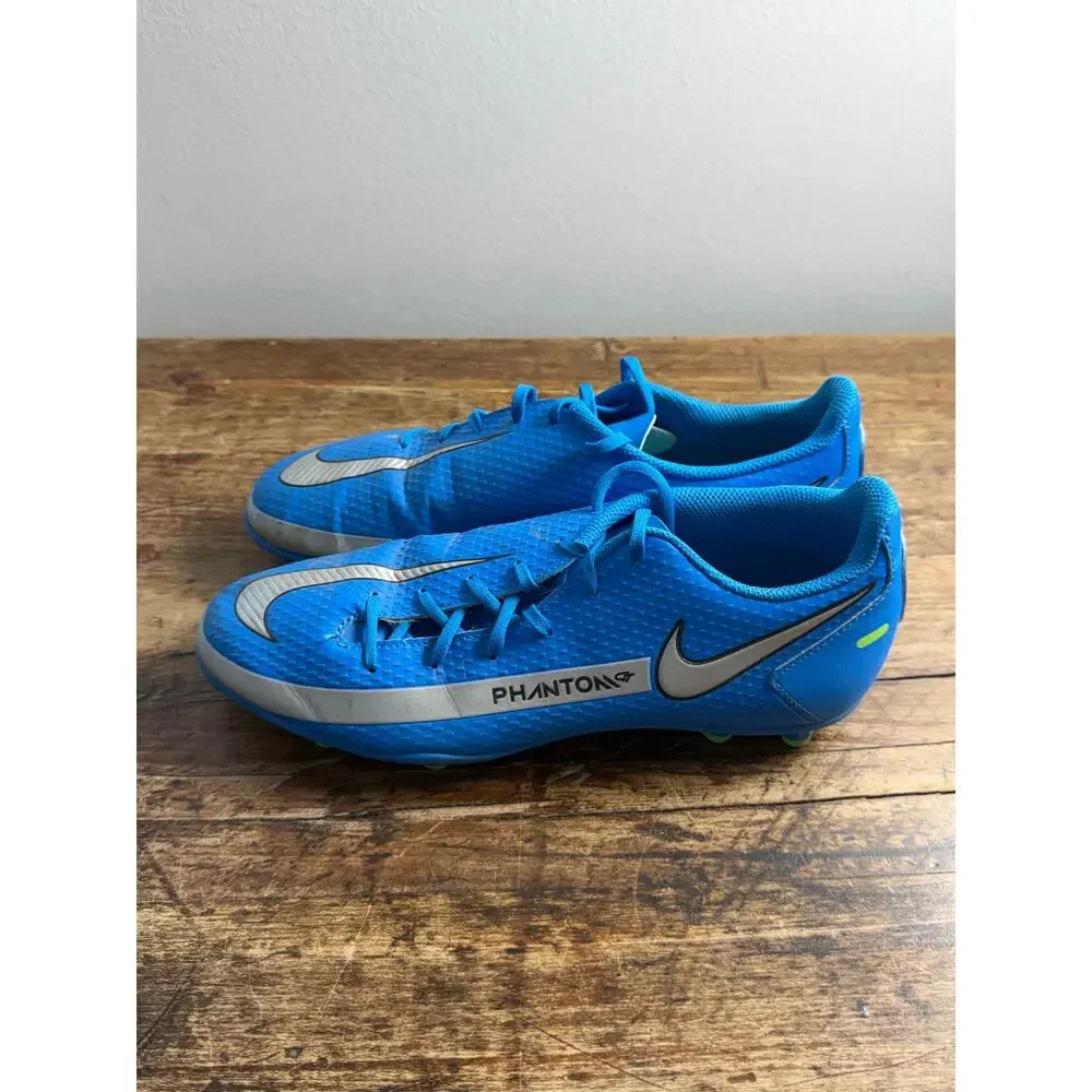 Nike Phantom GT Club soccer cleats size 7